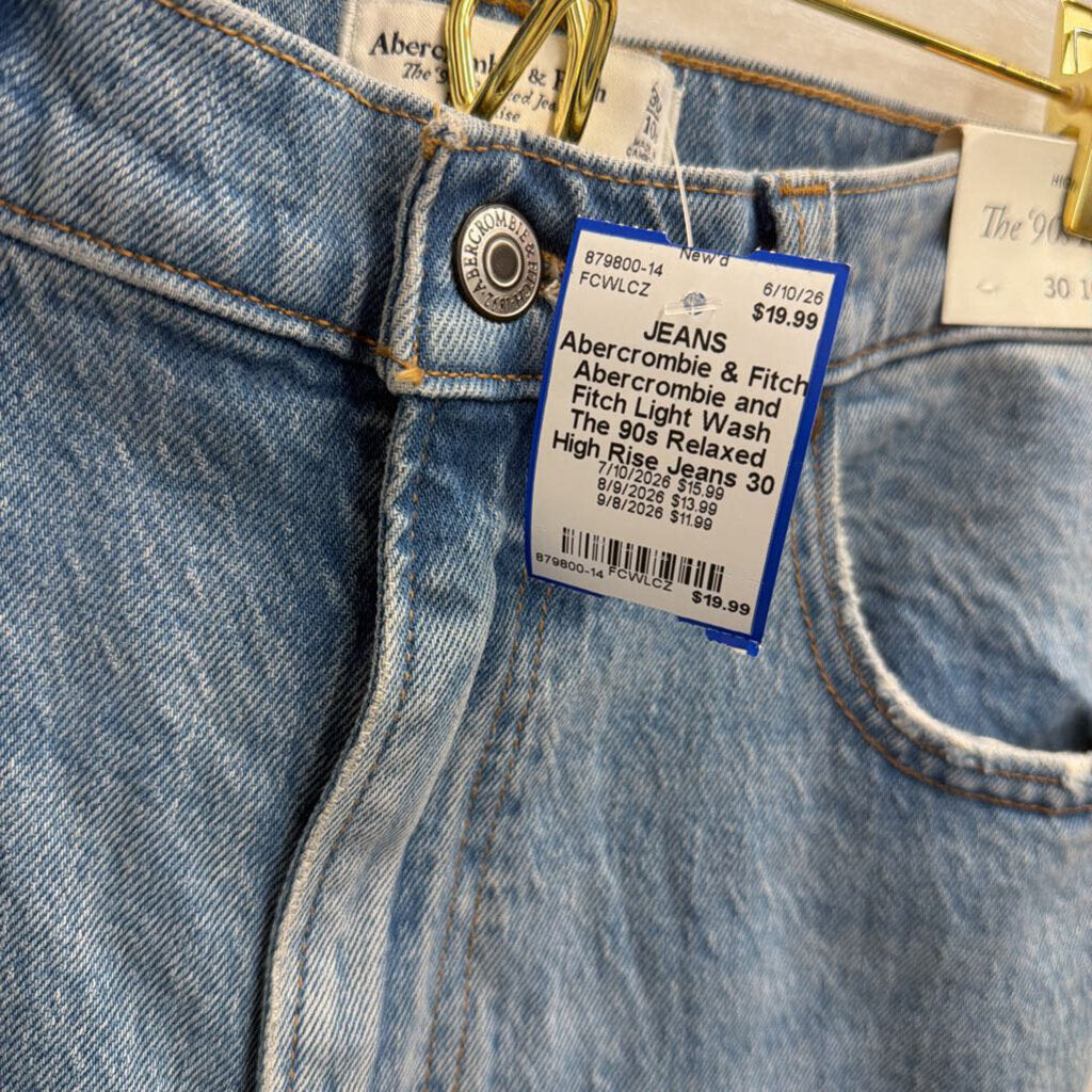 Abercrombie and Fitch Light Wash The 90s Relaxed High Rise Jeans 30 Short