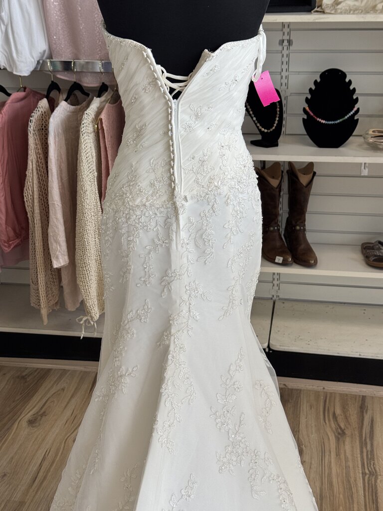 Anjolique Ivory Strapless Lace Bridal Gown 4