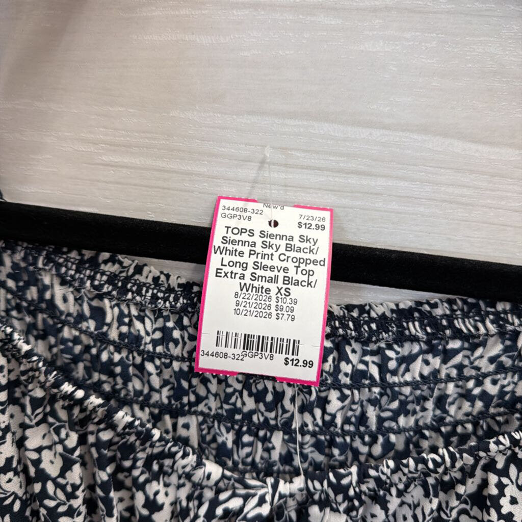 Sienna Sky Black/ White Print Cropped Long Sleeve Top Extra Small