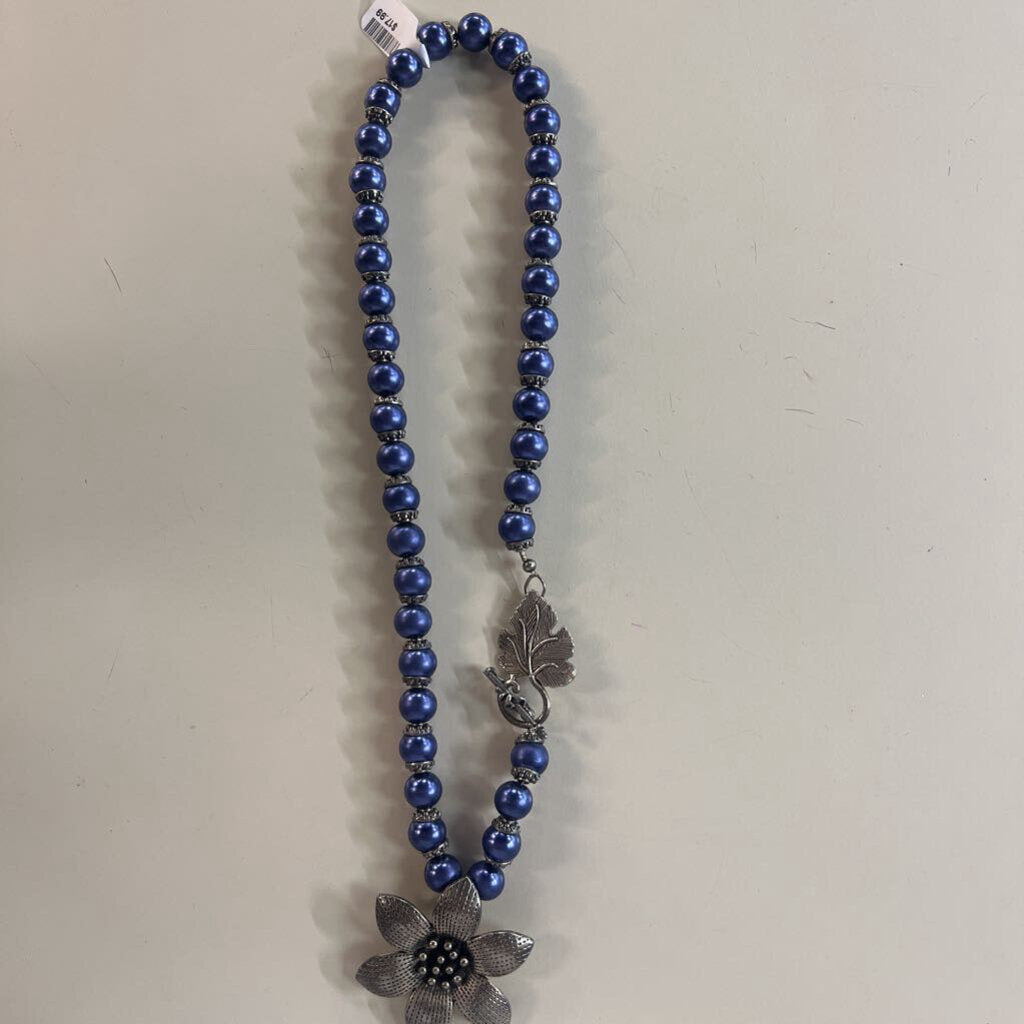 Silver/ Blue Beaded Flower Pendant Necklace