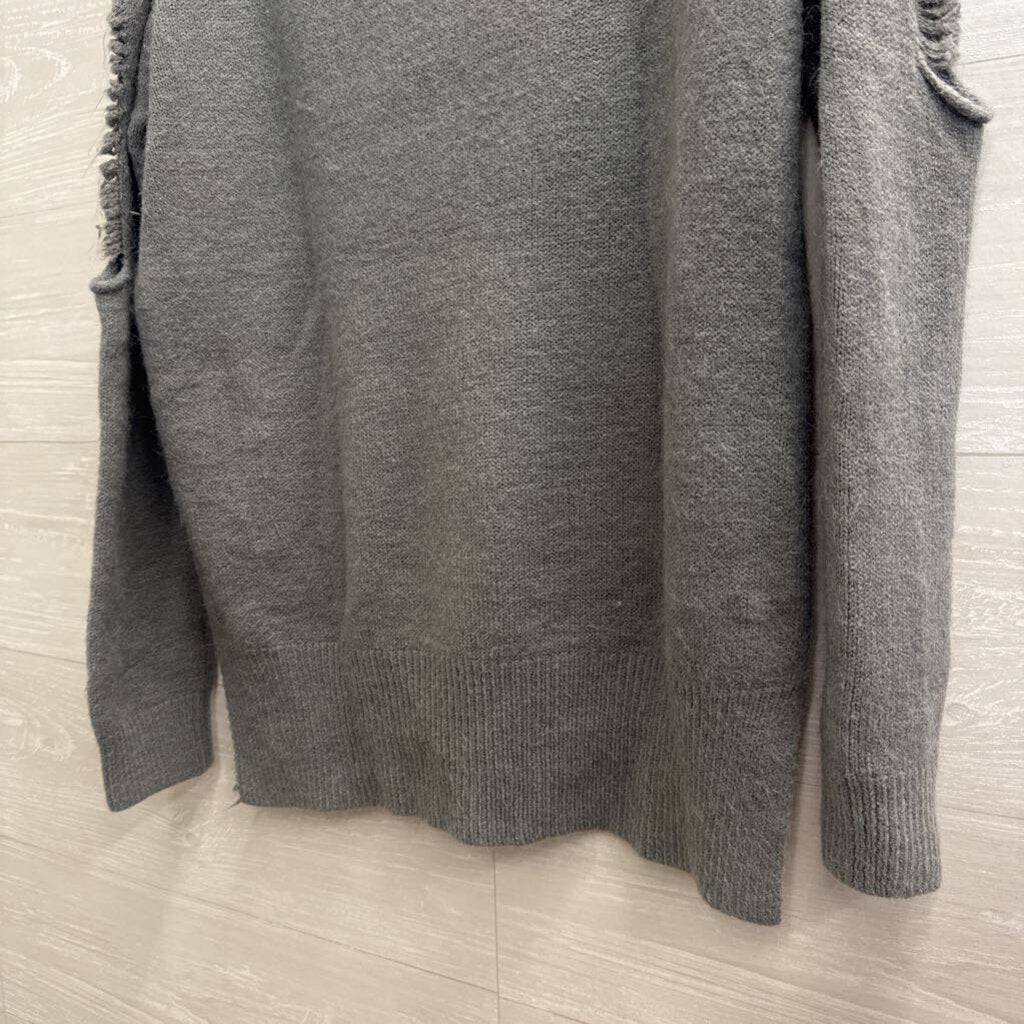 Gilli Grey Distressed Knit Long Sleeve Sweater Top Medium
