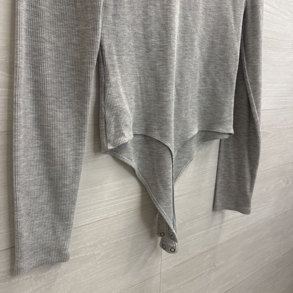 American Eagle Grey Textured Long Sleeve Bodysuit Large