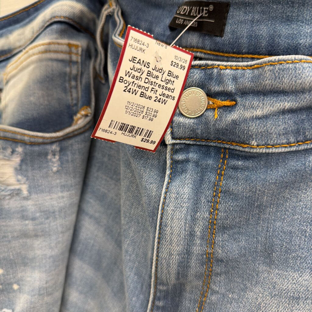 Judy Blue Light Wash Distressed Boyfriend Fit Jeans 24W