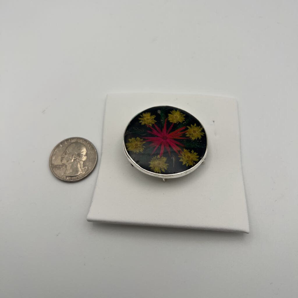 Dried Floral Resin Pin