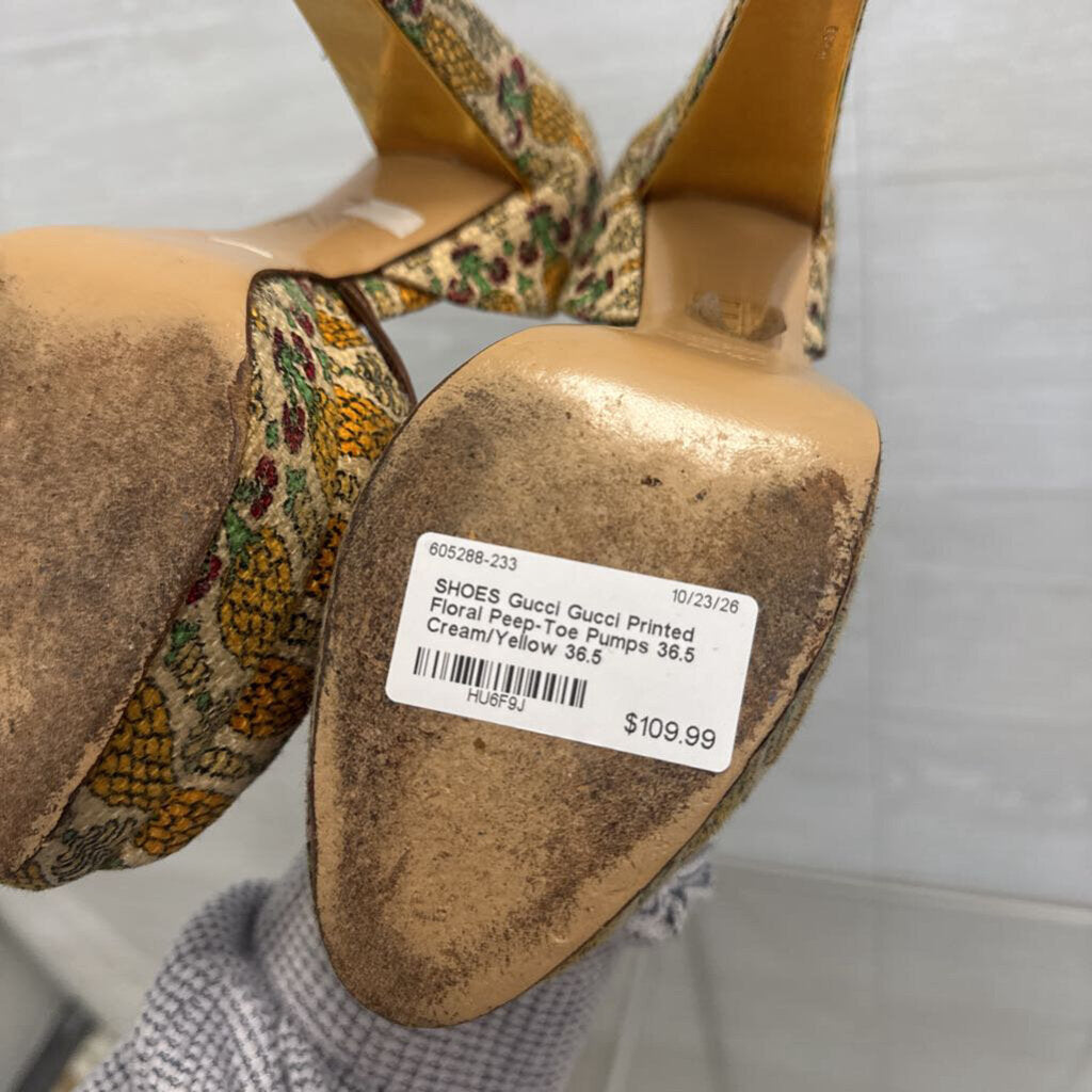 Gucci Printed Floral Peep-Toe Pumps 36.5
