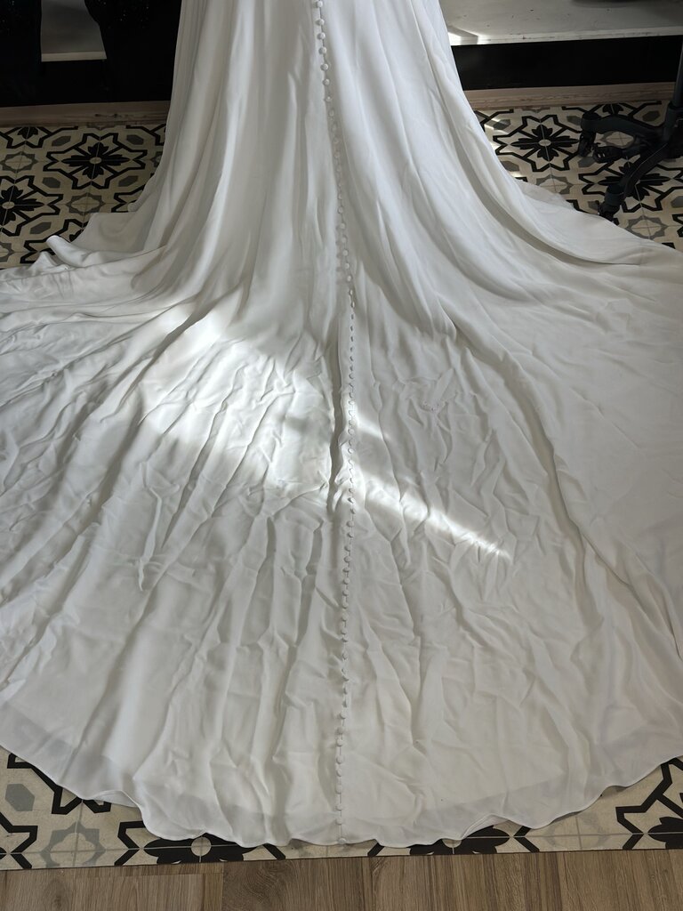 Maggie Sottero Ivory Crepe Bridal Gown 16