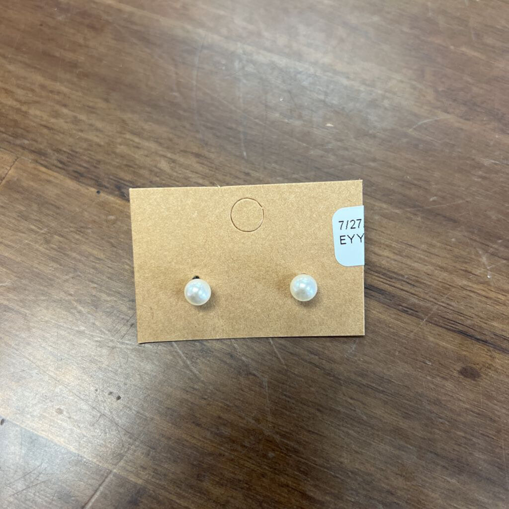Small Pearl Stud Earrings