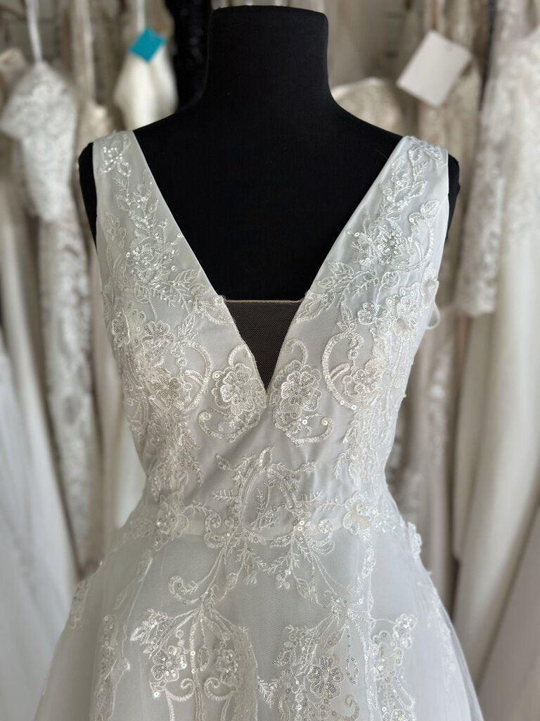 Db studio hot sale wedding dress