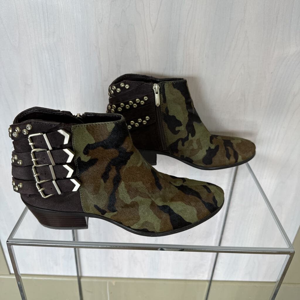 Sam Edelman Camo Ankle Boots 8.5M