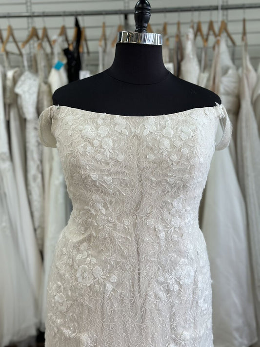 Melissa Sweet Lace Square Neck Bridal Gown 24W