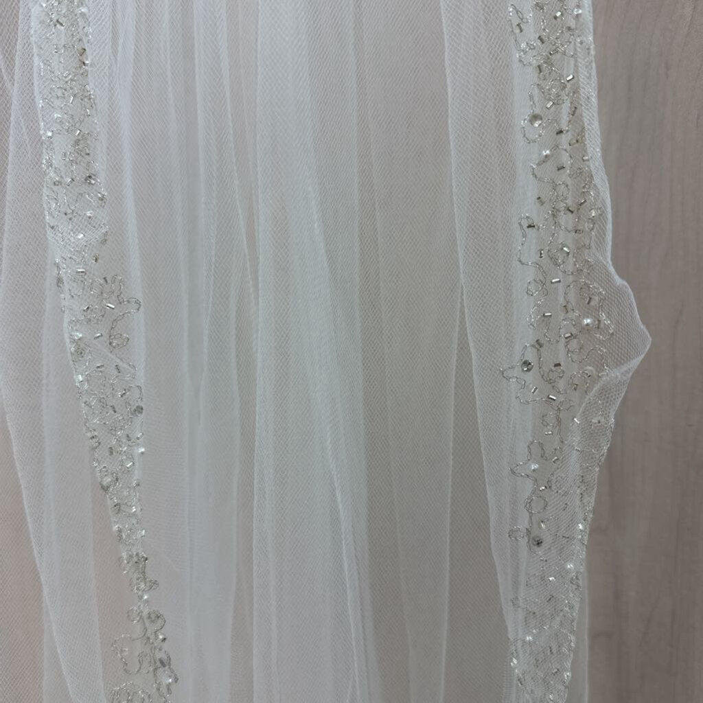 Ivory Silver Embroidered Fingertip Veil