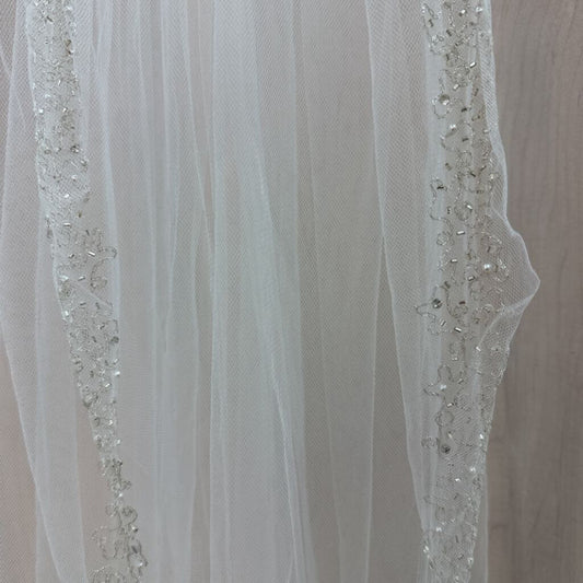 Ivory Silver Embroidered Fingertip Veil