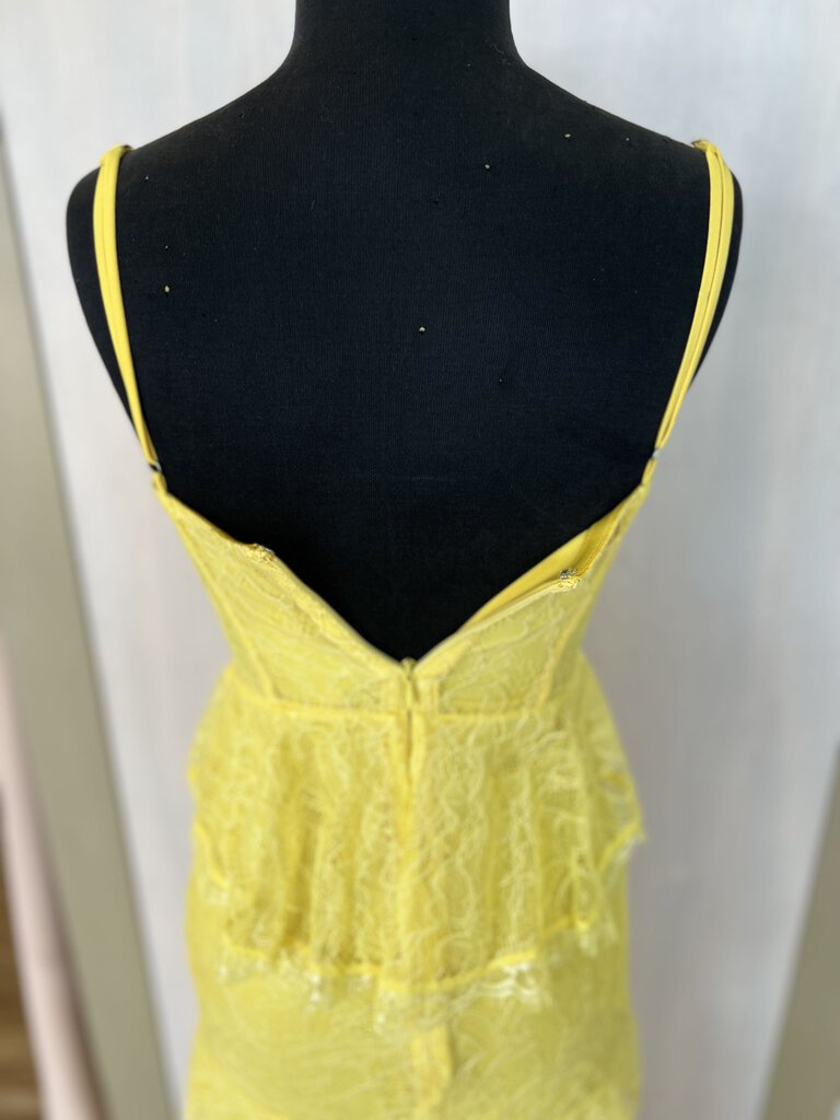 Majorelle Yellow Tiered Lace Long Formal Extra Small