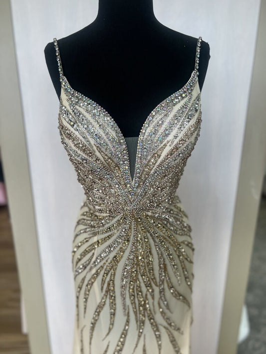 Mac Duggal Gold Beaded Sequin Detail Long Formal 4