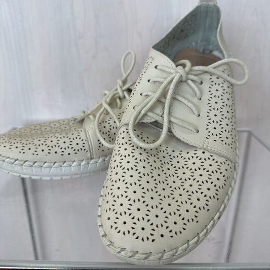 Little Kevin Perforated Sneaker 40