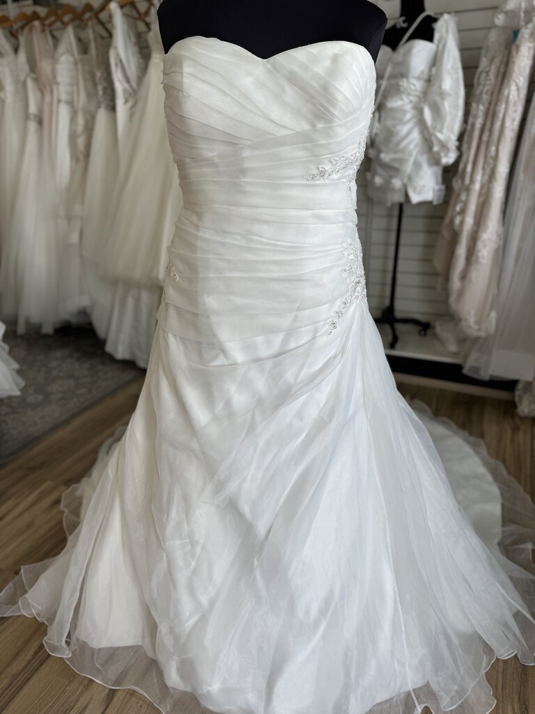 Ivory Organza Fitted Strapless Gown 24W