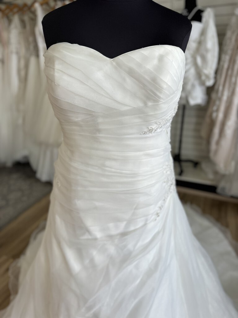 Ivory Organza Fitted Strapless Gown 24W