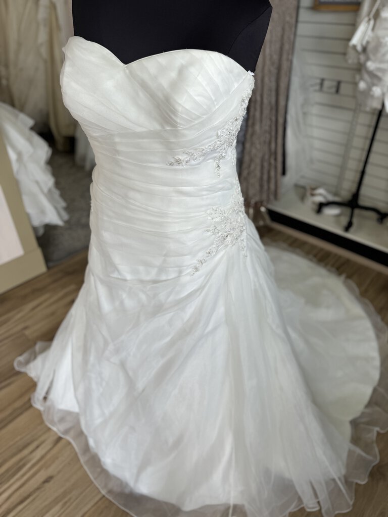 Ivory Organza Fitted Strapless Gown 24W