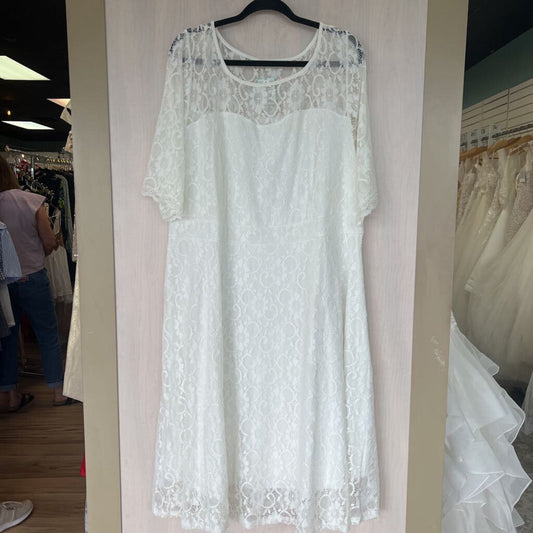 Ivory Lace Midi Dress with 3/4 Sleeves 24W