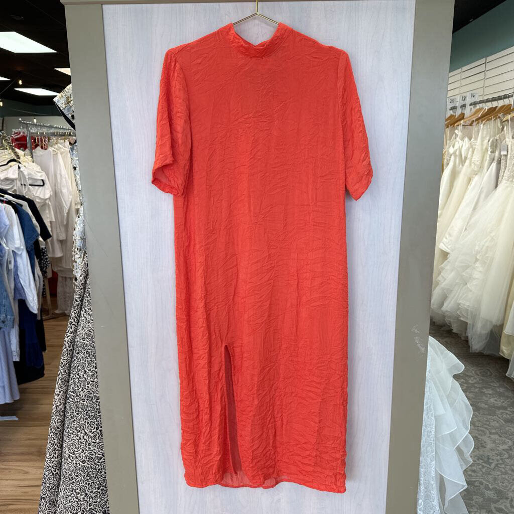 Orange Crinkle Shortsleeve Maxi Small