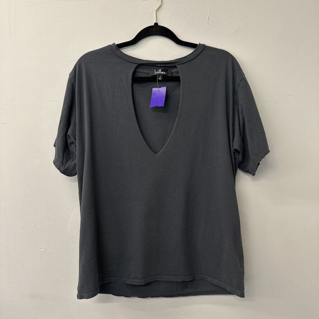 Lulus Cut Out T-Shirt Small