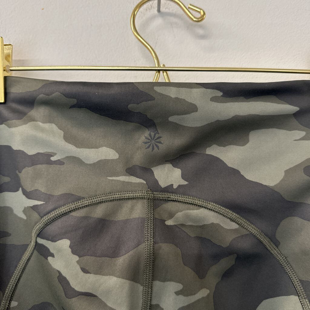 Athleta Green Camo Cropped Leggings Small