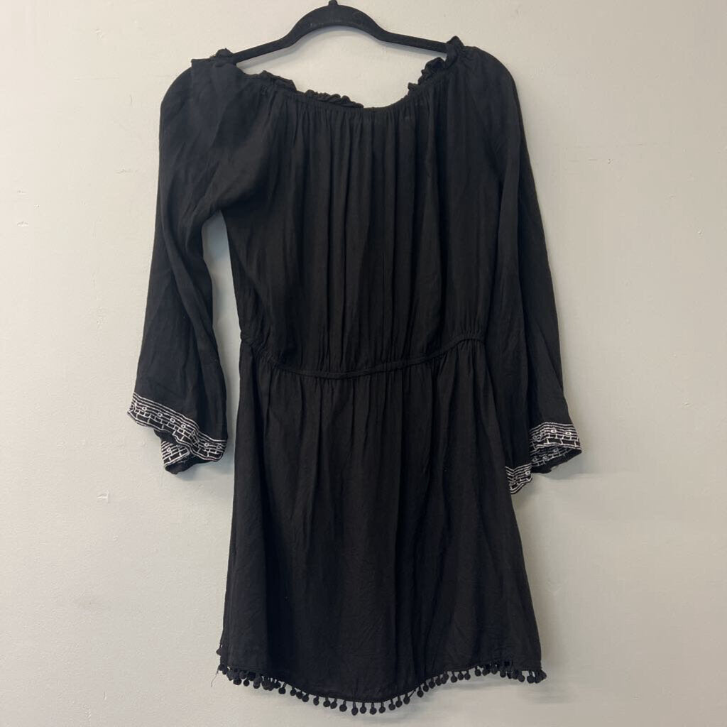 True Destiny Black/ White Embroidered Detail Off Shoulder Dress Small