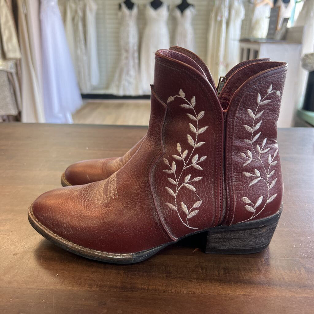 Sterling River Red Ankle Cowboy Boots 7.5