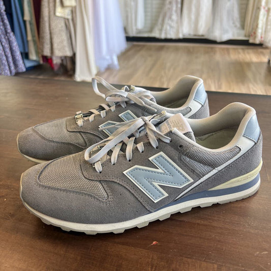 New Balance 996 Grey Suede Sneakers 11