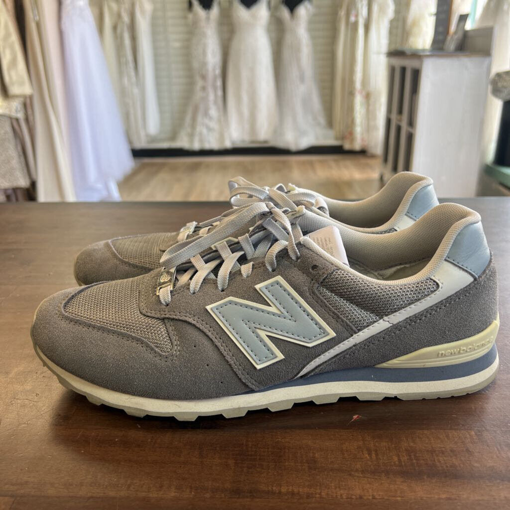 New Balance 996 Grey Suede Sneakers 11