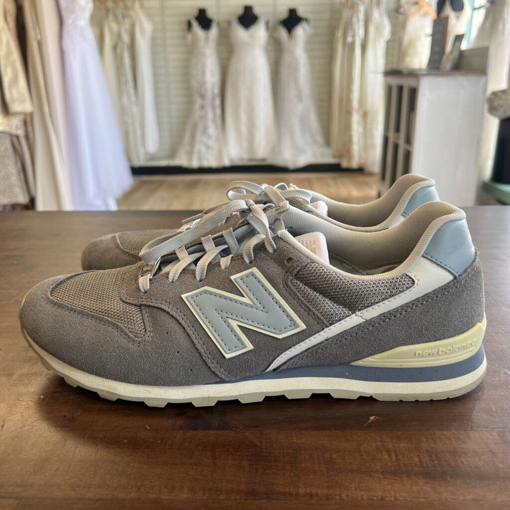 New Balance 996 Grey Suede Sneakers 11