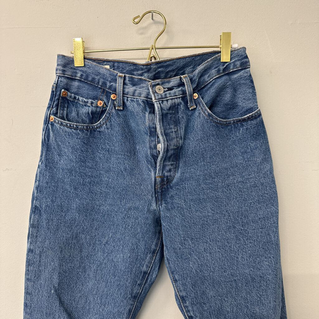 Levis 501 Medium Wash Straight Leg Jeans 26