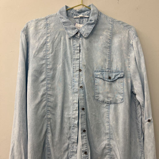 Chambray Longsleeve Buttondown Large