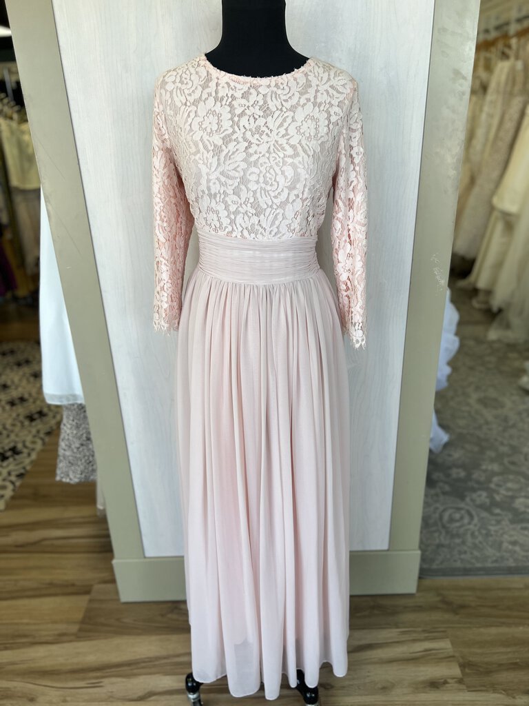 Dainty Jewells Lace/Chiffon Gown Medium