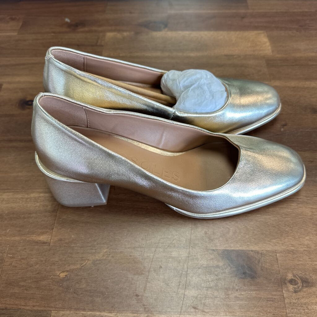 Aerosoles Alae Soft Gold Leather Closed Toe Heels 7.5