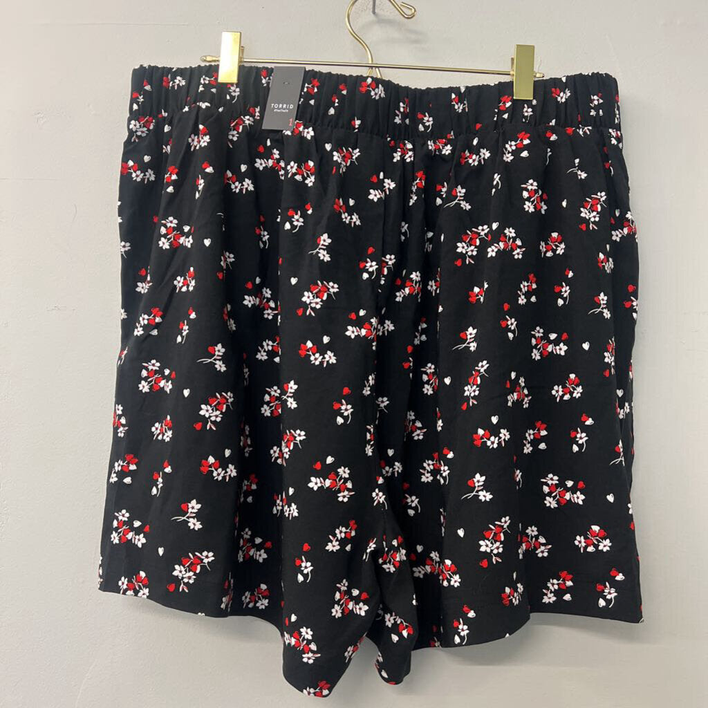 Torrid Black/ Red Flower Print Shorts 1X NWT