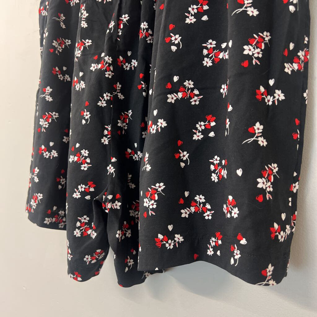 Torrid Black/ Red Flower Print Shorts 1X NWT