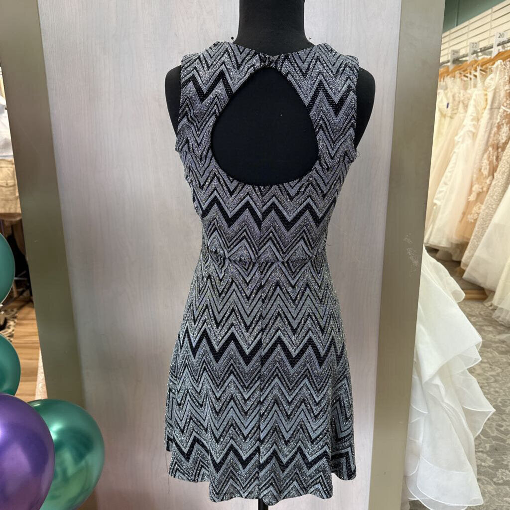 Black/Silver Shimmer Geo Print Cocktail Small