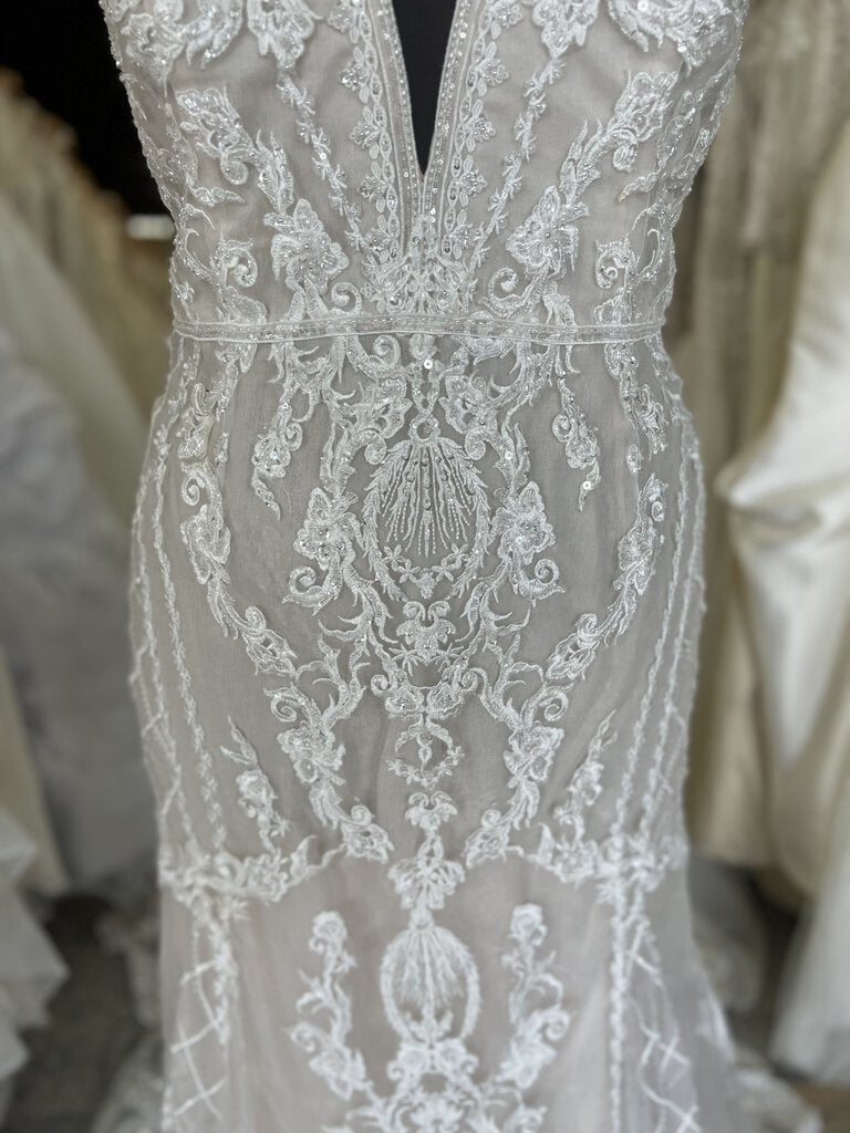 NWT Oleg Cassini Strapless Beaded Lace Bridal Gown 24W