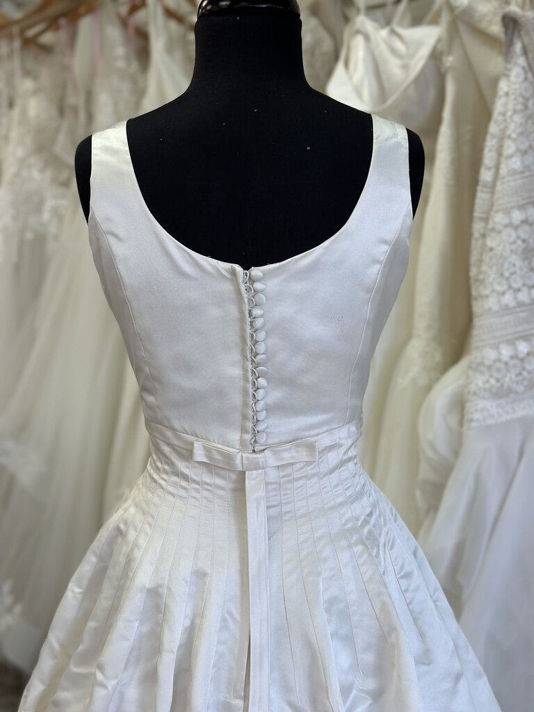 Vintage Amsale Pleat Detail Wedding Gown 10