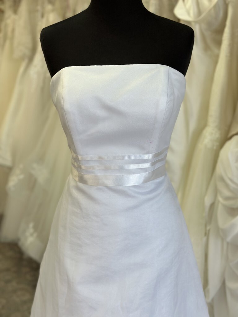 David's Bridal Strapless Ribbon Detail A-Line Bridal Dress 10