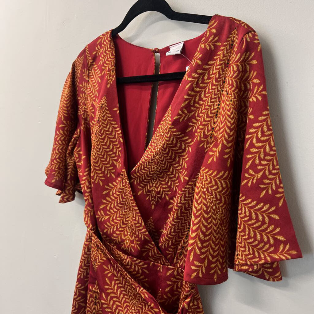 Selfie Leslie Silky Red/ Gold Print Romper Medium