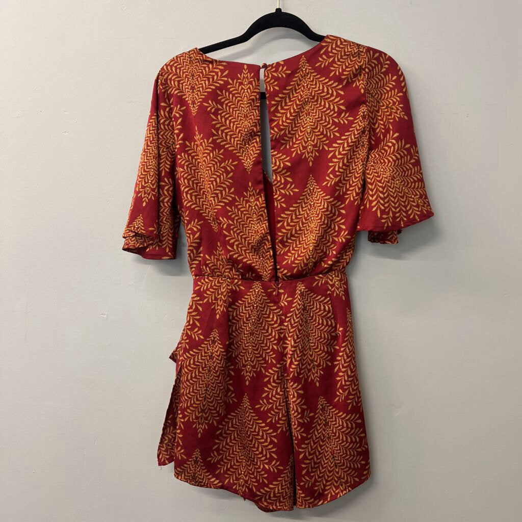 Selfie Leslie Silky Red/ Gold Print Romper Medium