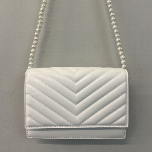 White Cross Body Purse With Pearl Strap