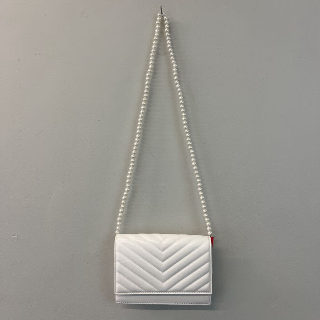 White Cross Body Purse With Pearl Strap