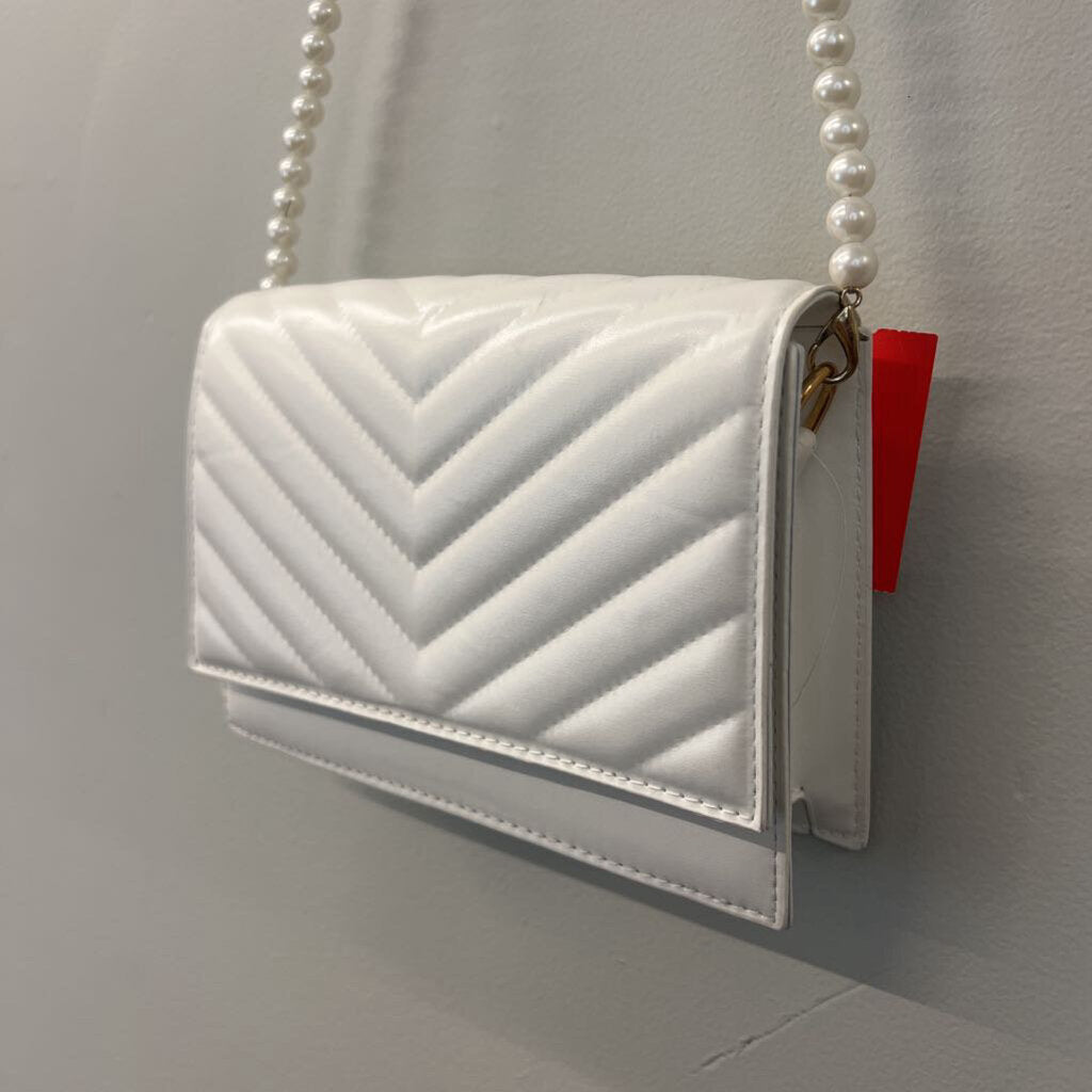 White Cross Body Purse With Pearl Strap