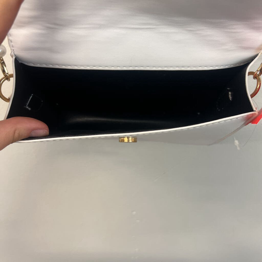 White Cross Body Purse With Pearl Strap