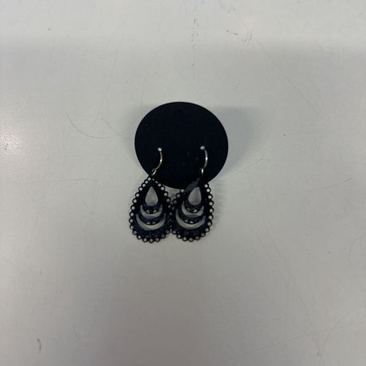 Black/ Silver Scallop Teardrop Earrings