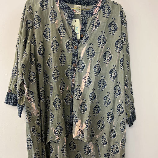 NWT Jaded Gypsy High Low Printed Top One Size