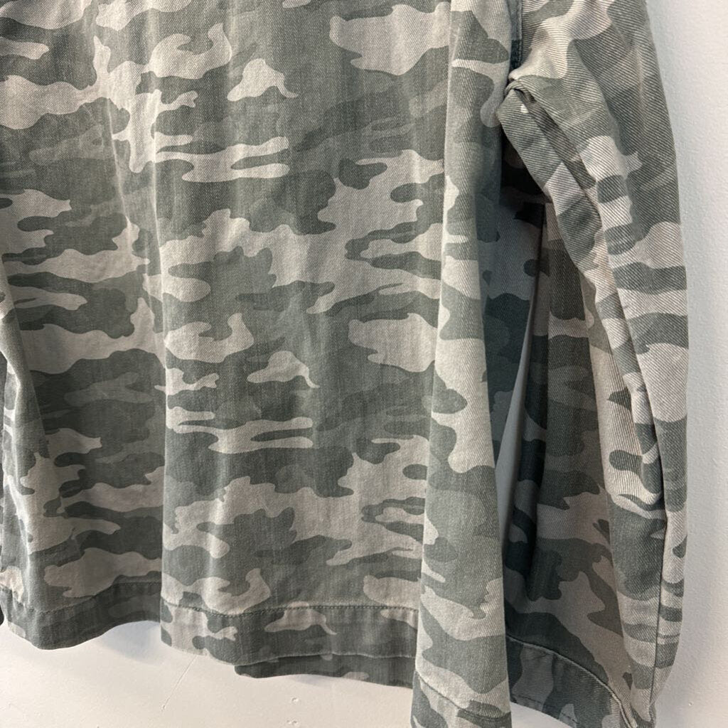 Universal Thread Camo Snap Front Jacket Large